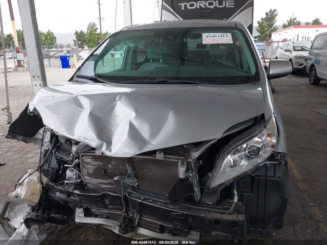 Toyota SIENNA XLE 2020 5TDYZ3DC1LS060353 Image 13