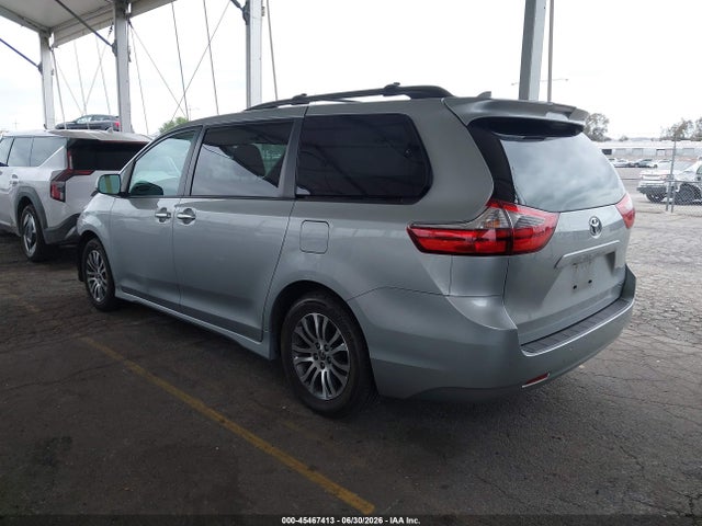 Toyota SIENNA XLE 2020 5TDYZ3DC1LS060353 Image 3