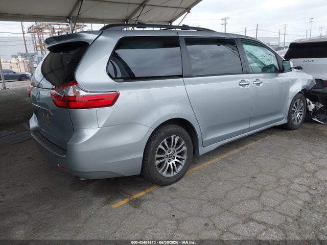 Toyota SIENNA XLE 2020 5TDYZ3DC1LS060353 Image 4