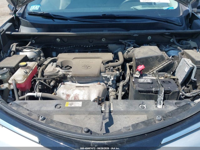 2T3BFREV8HW569847 Toyota RAV4 LE