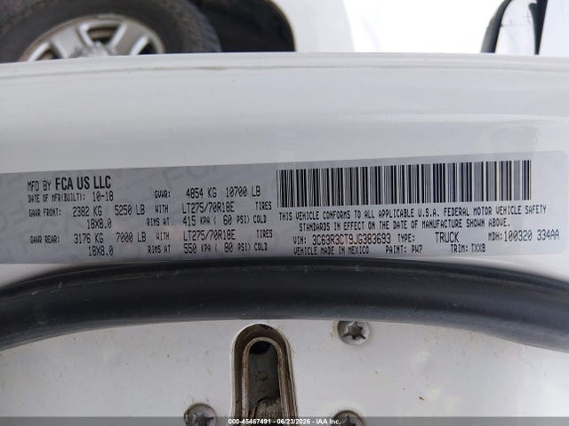 3C63R3CT9JG383693 RAM 3500 Tradesman 4x4 6&#039;4 Box