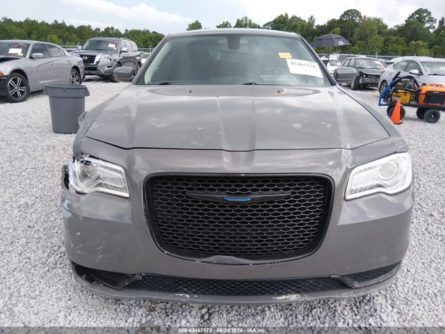 45467578 :رقم المزاد ، 2C3CCAAG2HH593717 vin ، 2017 Chrysler 300 Limited مزاد بيع