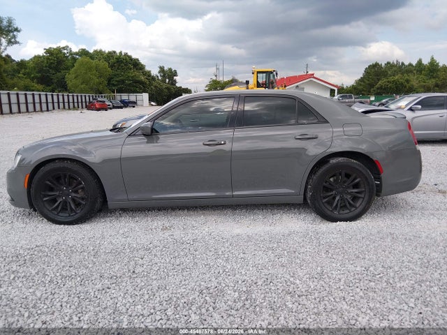 45467578 :رقم المزاد ، 2C3CCAAG2HH593717 vin ، 2017 Chrysler 300 Limited مزاد بيع
