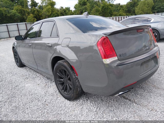 45467578 :رقم المزاد ، 2C3CCAAG2HH593717 vin ، 2017 Chrysler 300 Limited مزاد بيع
