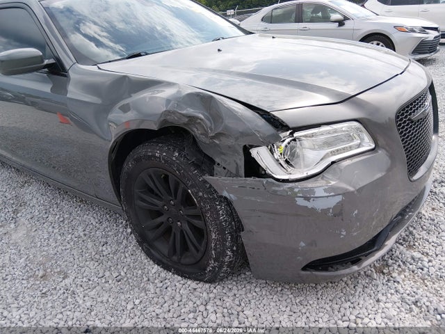 45467578 :رقم المزاد ، 2C3CCAAG2HH593717 vin ، 2017 Chrysler 300 Limited مزاد بيع