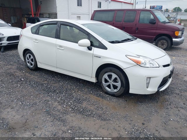 Toyota Prius Three 2015 JTDKN3DU1F0484200 Image 1
