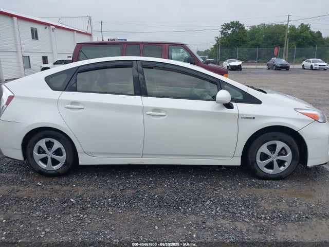 Toyota Prius Three 2015 JTDKN3DU1F0484200 Image 13