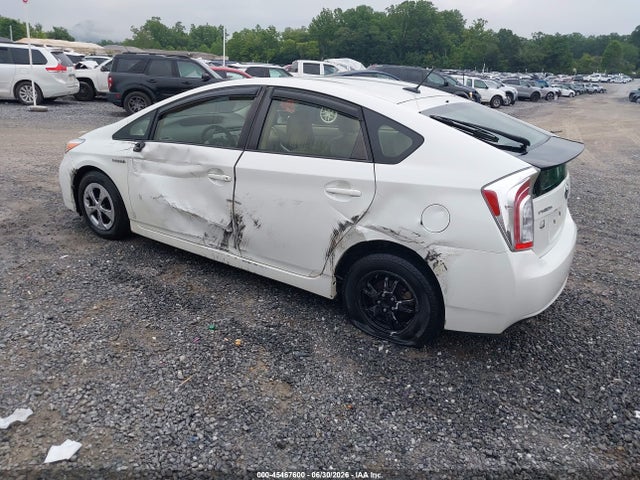 Toyota Prius Three 2015 JTDKN3DU1F0484200 Image 3