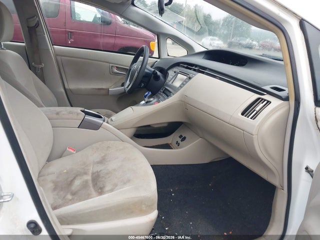 Toyota Prius Three 2015 JTDKN3DU1F0484200 Image 5
