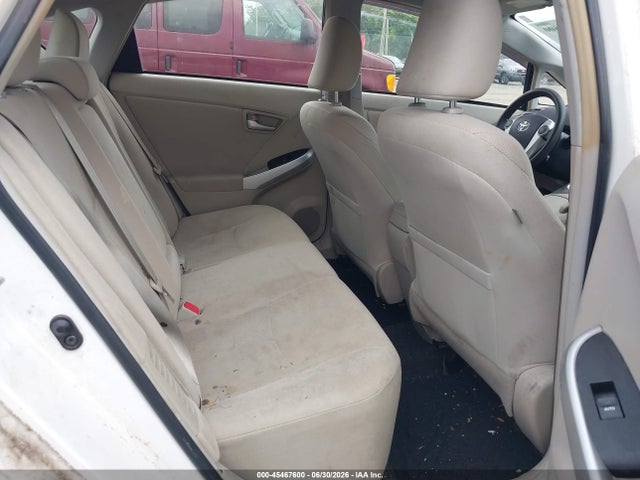 Toyota Prius Three 2015 JTDKN3DU1F0484200 Image 8