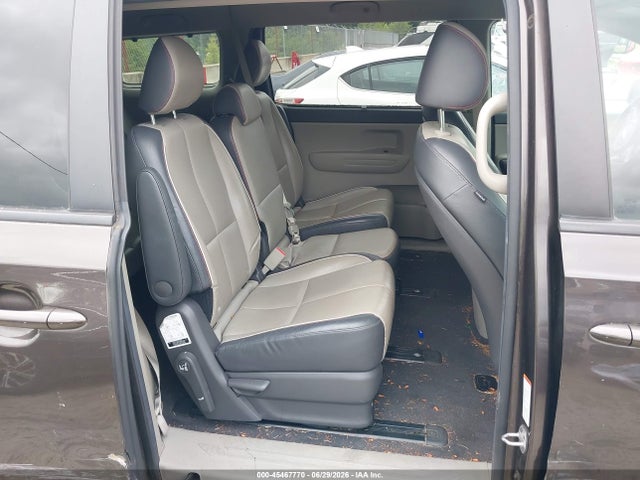 KIA SEDONA LX 2017 KNDMB5C18H6318454 Image 8