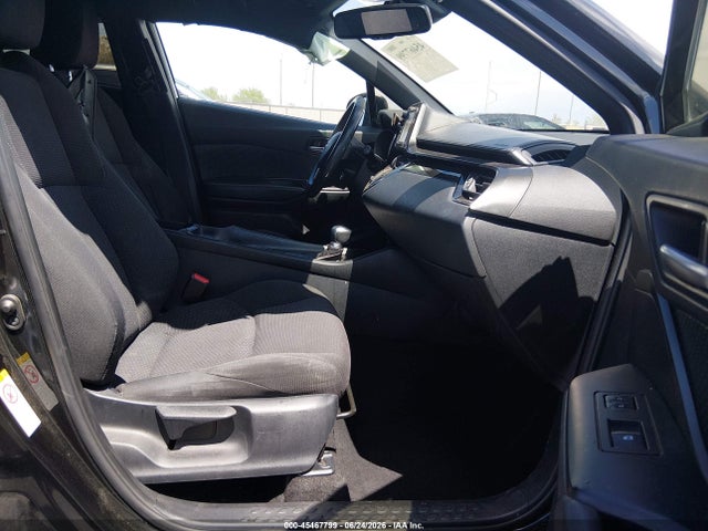 NMTKHMBX1JR019107 Toyota C-hr Xle Premium