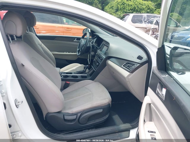 Продажа на аукционе авто 2017 Hyundai Sonata Sport, vin: 5NPE34AF5HH575054, номер лота: 45467901