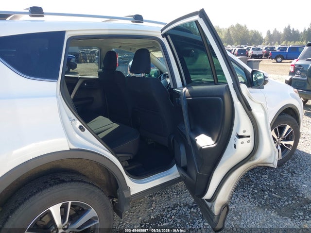 Toyota Rav4 Xle 2018 2T3RFREV5JW739425 Image 8