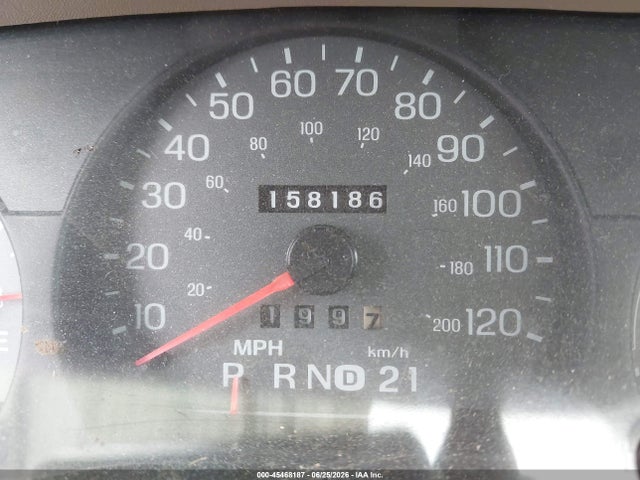 45468187 :رقم المزاد ، 2MEFM74W55X663321 vin ، 2005 Mercury Grand Marquis Gs مزاد بيع