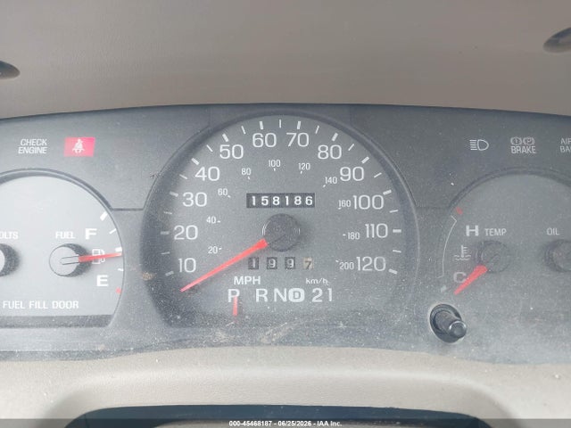 45468187 :رقم المزاد ، 2MEFM74W55X663321 vin ، 2005 Mercury Grand Marquis Gs مزاد بيع