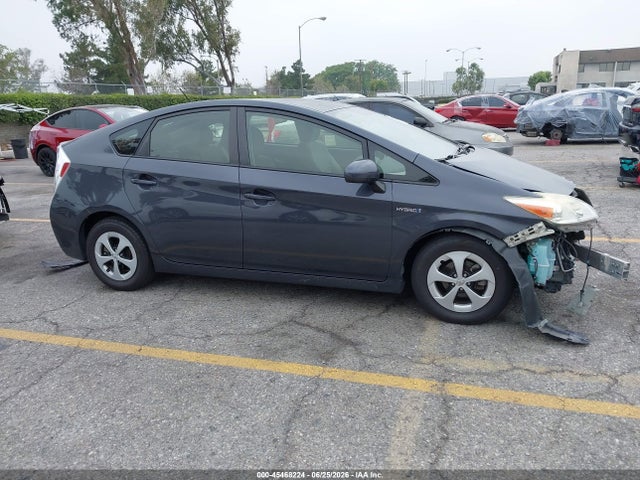 Toyota Prius Two 2015 JTDKN3DU6F1893545 Image 15