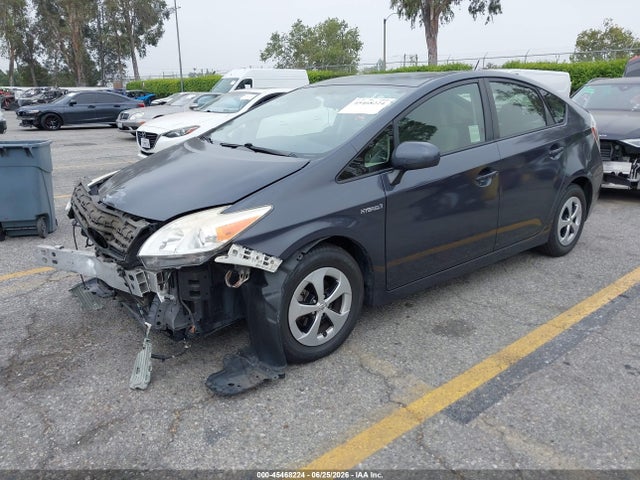 Toyota Prius Two 2015 JTDKN3DU6F1893545 Image 2