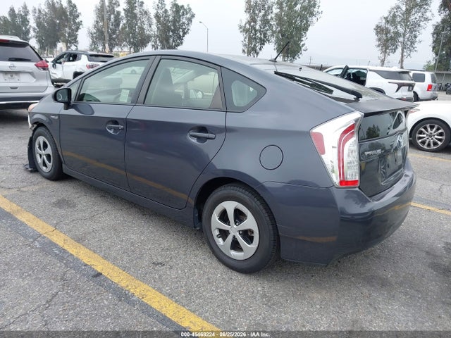Toyota Prius Two 2015 JTDKN3DU6F1893545 Image 3