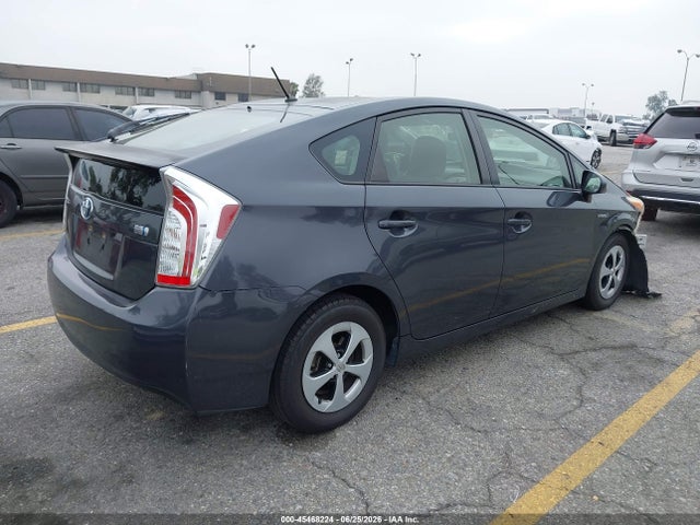 Toyota Prius Two 2015 JTDKN3DU6F1893545 Image 4