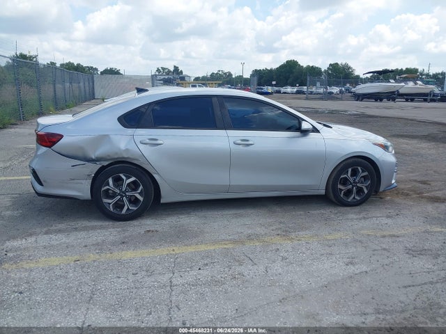 45468231 :رقم المزاد ، 3KPF24AD8ME291843 vin ، 2021 Kia Forte Lxs مزاد بيع