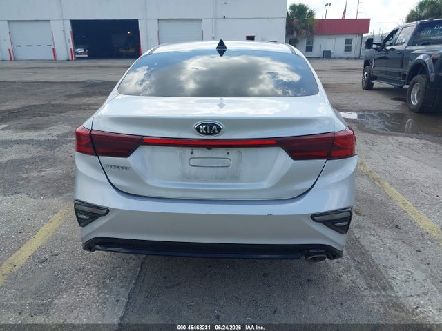 45468231 :رقم المزاد ، 3KPF24AD8ME291843 vin ، 2021 Kia Forte Lxs مزاد بيع