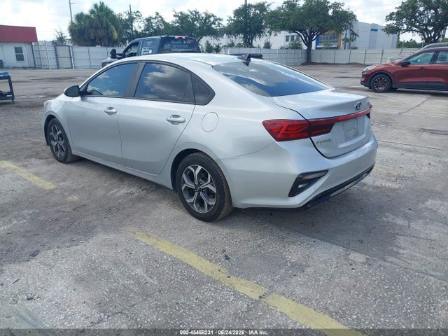 45468231 :رقم المزاد ، 3KPF24AD8ME291843 vin ، 2021 Kia Forte Lxs مزاد بيع
