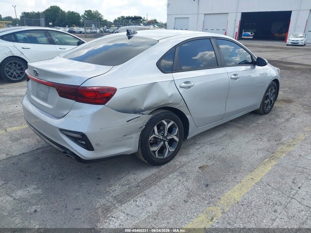 45468231 :رقم المزاد ، 3KPF24AD8ME291843 vin ، 2021 Kia Forte Lxs مزاد بيع