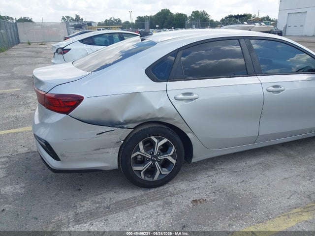 45468231 :رقم المزاد ، 3KPF24AD8ME291843 vin ، 2021 Kia Forte Lxs مزاد بيع