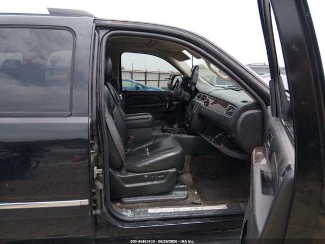 45468400 :رقم المزاد ، 1GKS2EEF3BR168036 vin ، 2011 Gmc Yukon Denali مزاد بيع