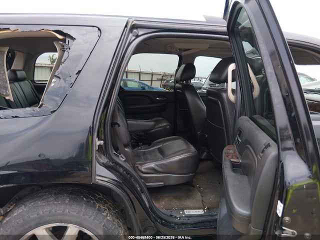 45468400 :رقم المزاد ، 1GKS2EEF3BR168036 vin ، 2011 Gmc Yukon Denali مزاد بيع