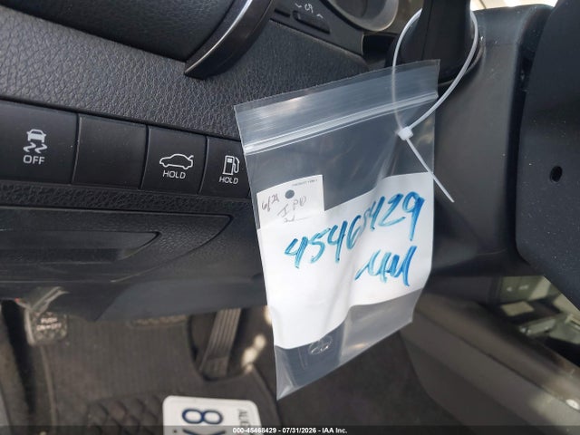 45468429 :رقم المزاد ، 4T1R11AK6MU610439 vin ، 2021 Toyota Camry Le مزاد بيع