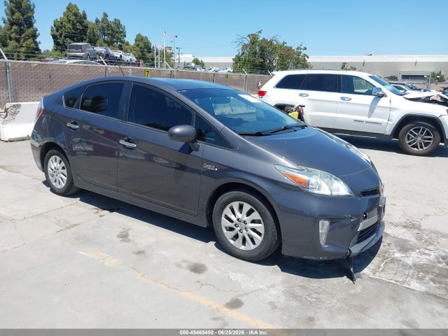 Toyota Prius Plug-in Advanced 2014 JTDKN3DP8E3056762 main image