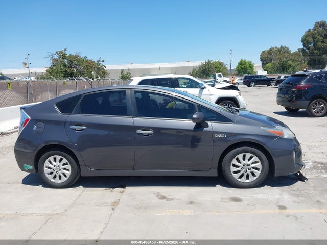 Toyota Prius Plug-in Advanced 2014 JTDKN3DP8E3056762 Image 13