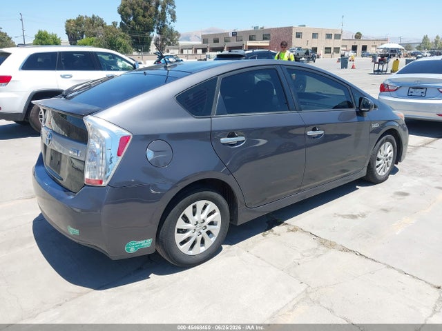 Toyota Prius Plug-in Advanced 2014 JTDKN3DP8E3056762 Image 4