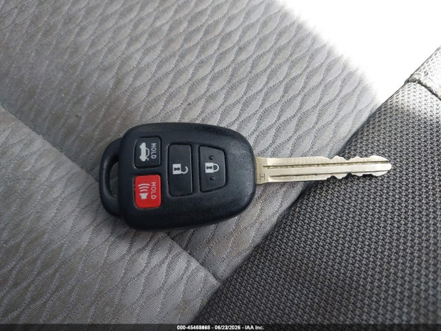 2T1BURHE1JC096794 Toyota COROLLA LE