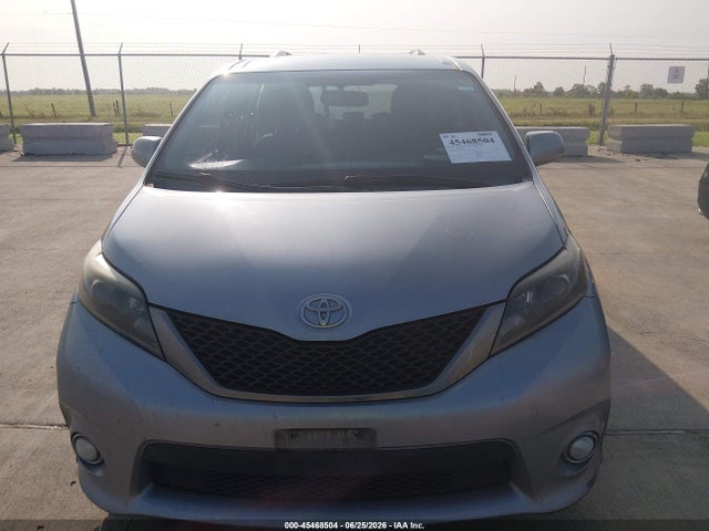 5TDXK3DC8GS714349 Toyota Sienna Se 8 Passenger
