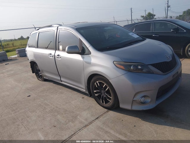 5TDXK3DC8GS714349 Toyota Sienna Se 8 Passenger
