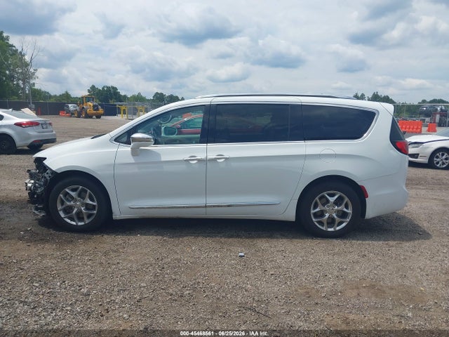 45468561 :رقم المزاد ، 2C4RC1GGXHR754385 vin ، 2017 Chrysler Pacifica Limited مزاد بيع
