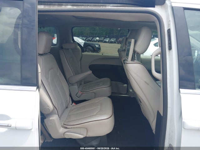 45468561 :رقم المزاد ، 2C4RC1GGXHR754385 vin ، 2017 Chrysler Pacifica Limited مزاد بيع
