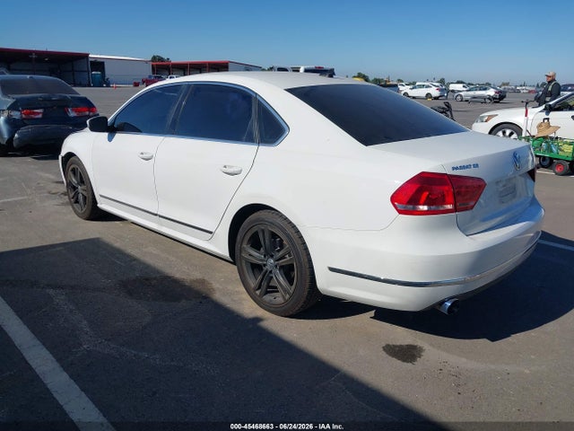 1VWBT7A36FC087523 Volkswagen Passat 1.8t Se