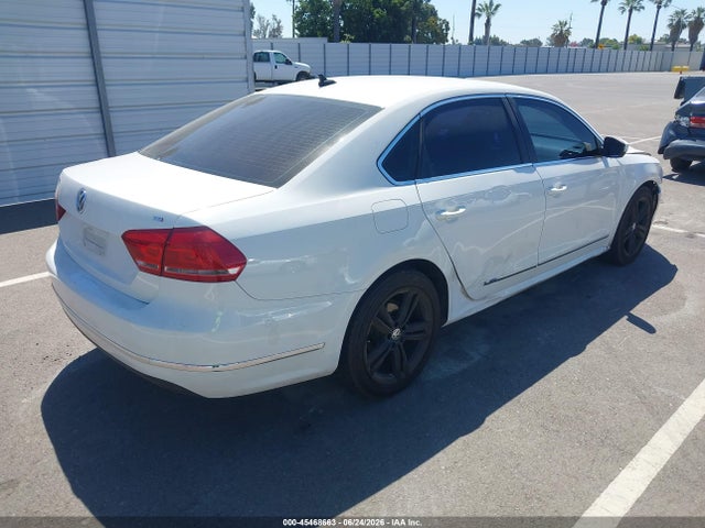 1VWBT7A36FC087523 Volkswagen Passat 1.8t Se