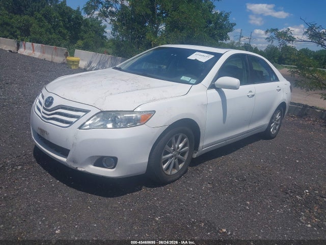 45468695 :رقم المزاد ، 4T1BF3EK8BU587008 vin ، 2011 Toyota Camry Xle مزاد بيع