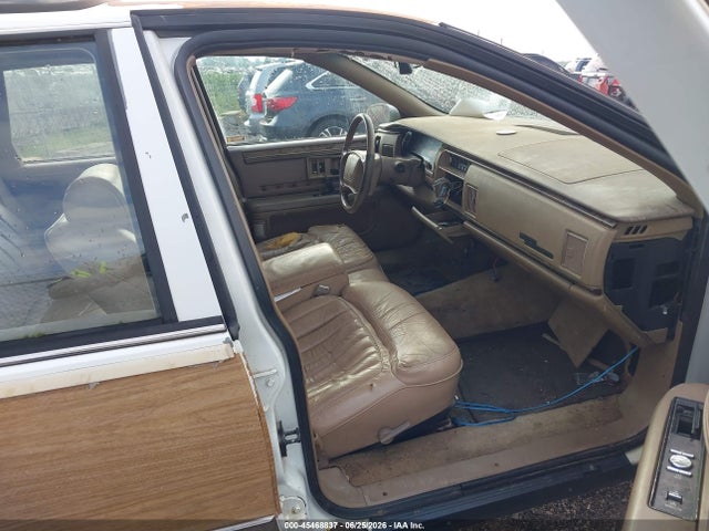 45468837 :رقم المزاد ، 1G4BR82P8TR413044 vin ، 1996 Buick Roadmaster Limited مزاد بيع