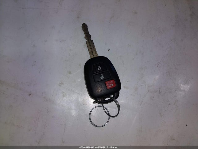Toyota RAV4 LE 2016 JTMBFREV7GJ096357 Image 11
