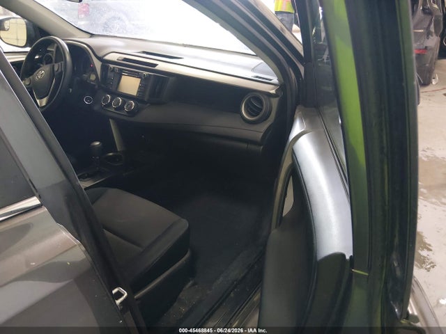 Toyota RAV4 LE 2016 JTMBFREV7GJ096357 Image 5
