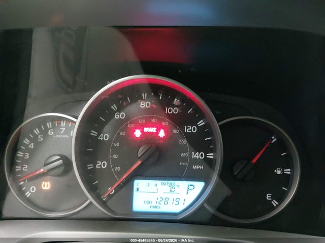 Toyota RAV4 LE 2016 JTMBFREV7GJ096357 Image 7
