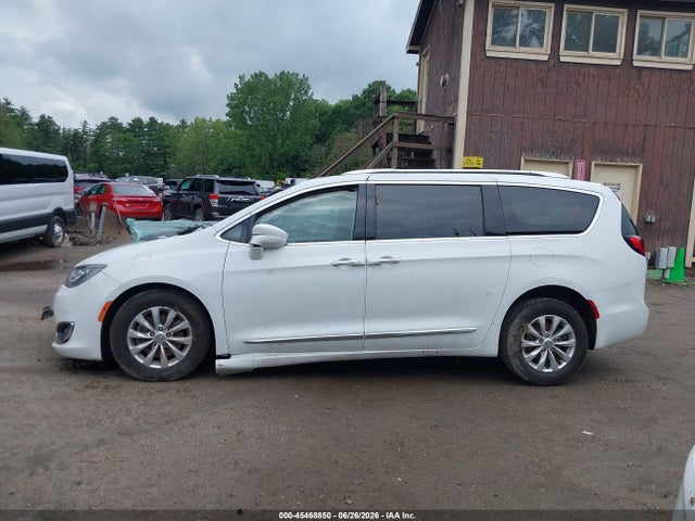 45468850 :رقم المزاد ، 2C4RC1BG4JR127503 vin ، 2018 Chrysler Pacifica Touring L مزاد بيع