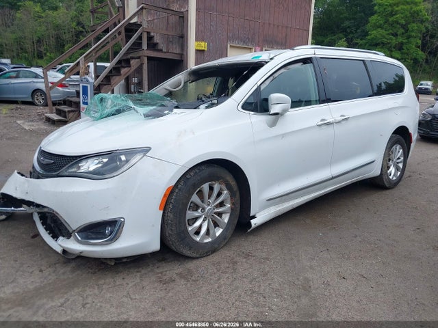 45468850 :رقم المزاد ، 2C4RC1BG4JR127503 vin ، 2018 Chrysler Pacifica Touring L مزاد بيع