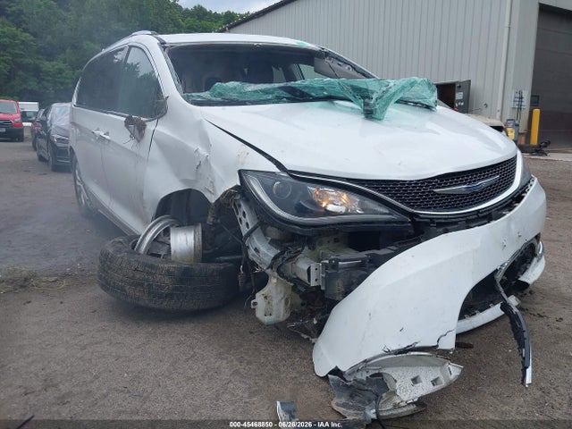 45468850 :رقم المزاد ، 2C4RC1BG4JR127503 vin ، 2018 Chrysler Pacifica Touring L مزاد بيع